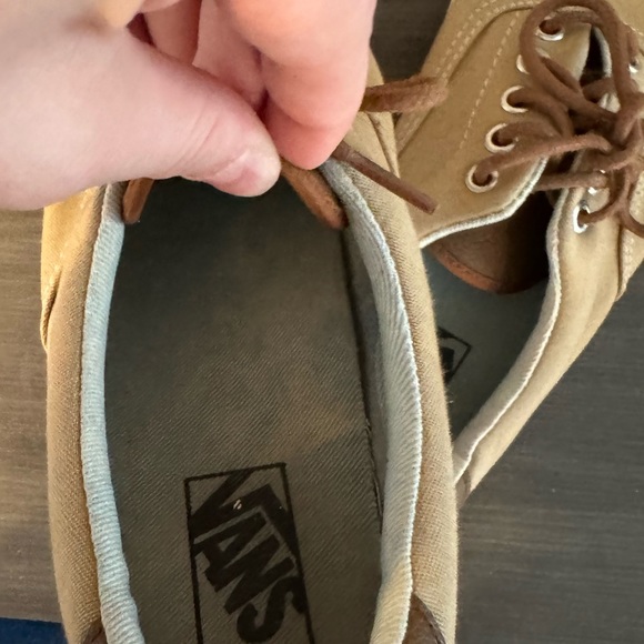 Vans - Picture 5 of 7